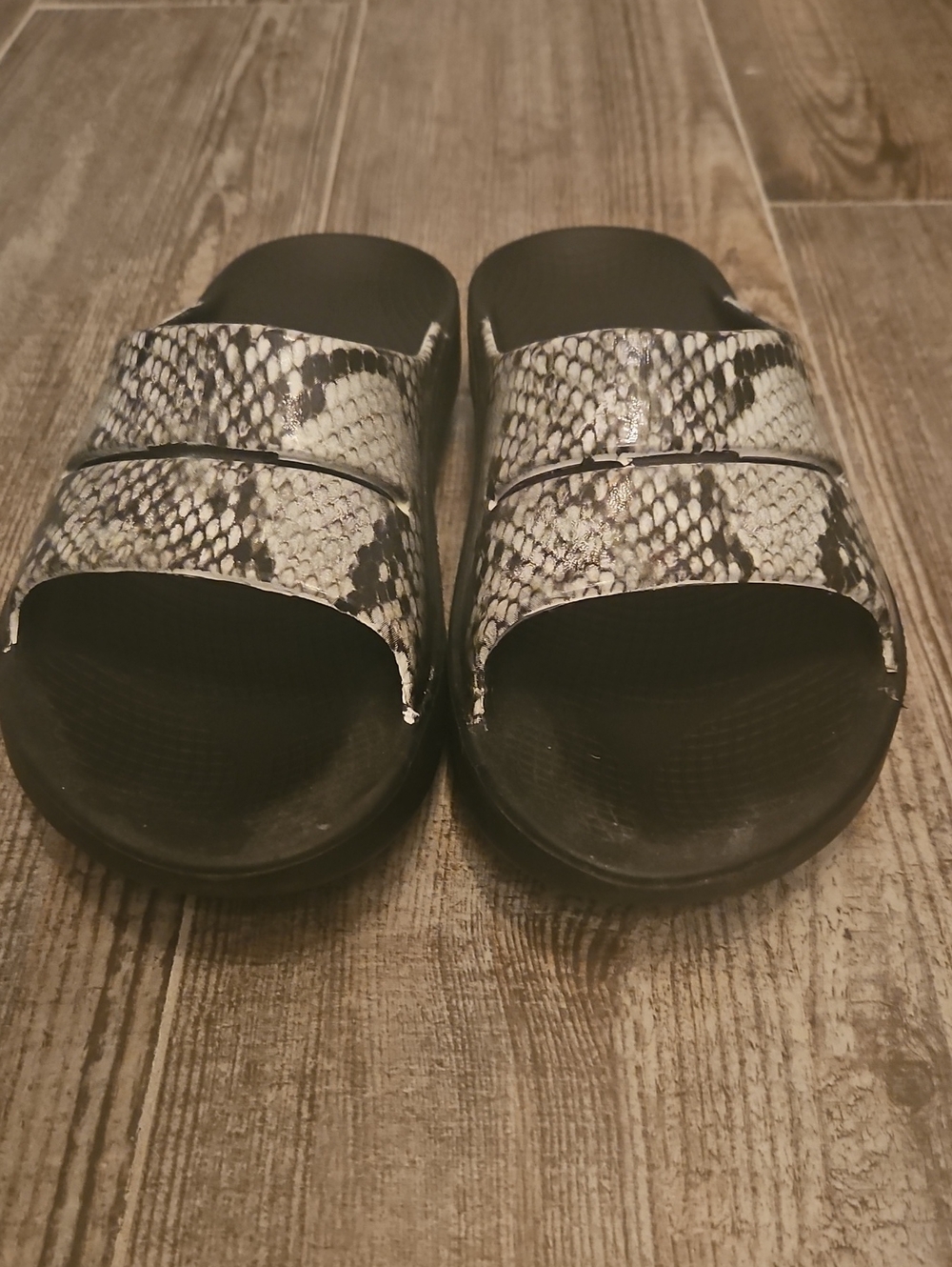 OOFOS Black and White Snake-Print Slide Sandals